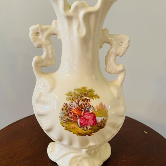 Vintage White porcelain vase with ruffled rim and pastoral scene, Victorian Vase - Picture 2 of 7
